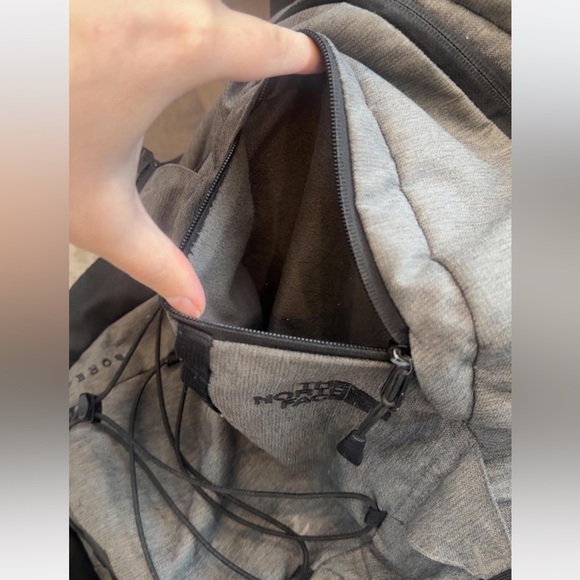 Grey and black The North Face backpack - Picture 3 of 8